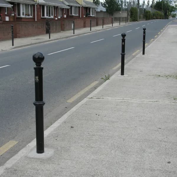 Deele bollards Knockbridge, Louth July 2007