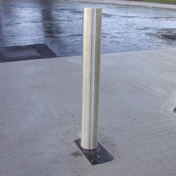 Bollard b