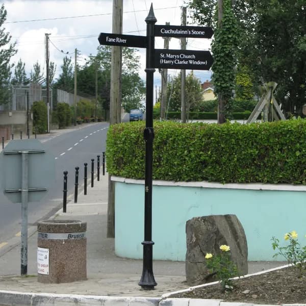 Boyne signpost in Knockbridge, Louth July 2007 a