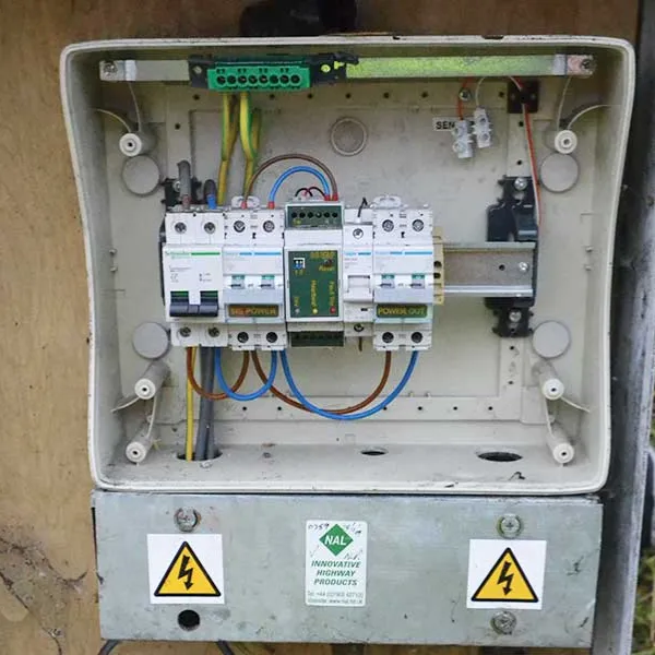 sis pillar web image 3 960x600