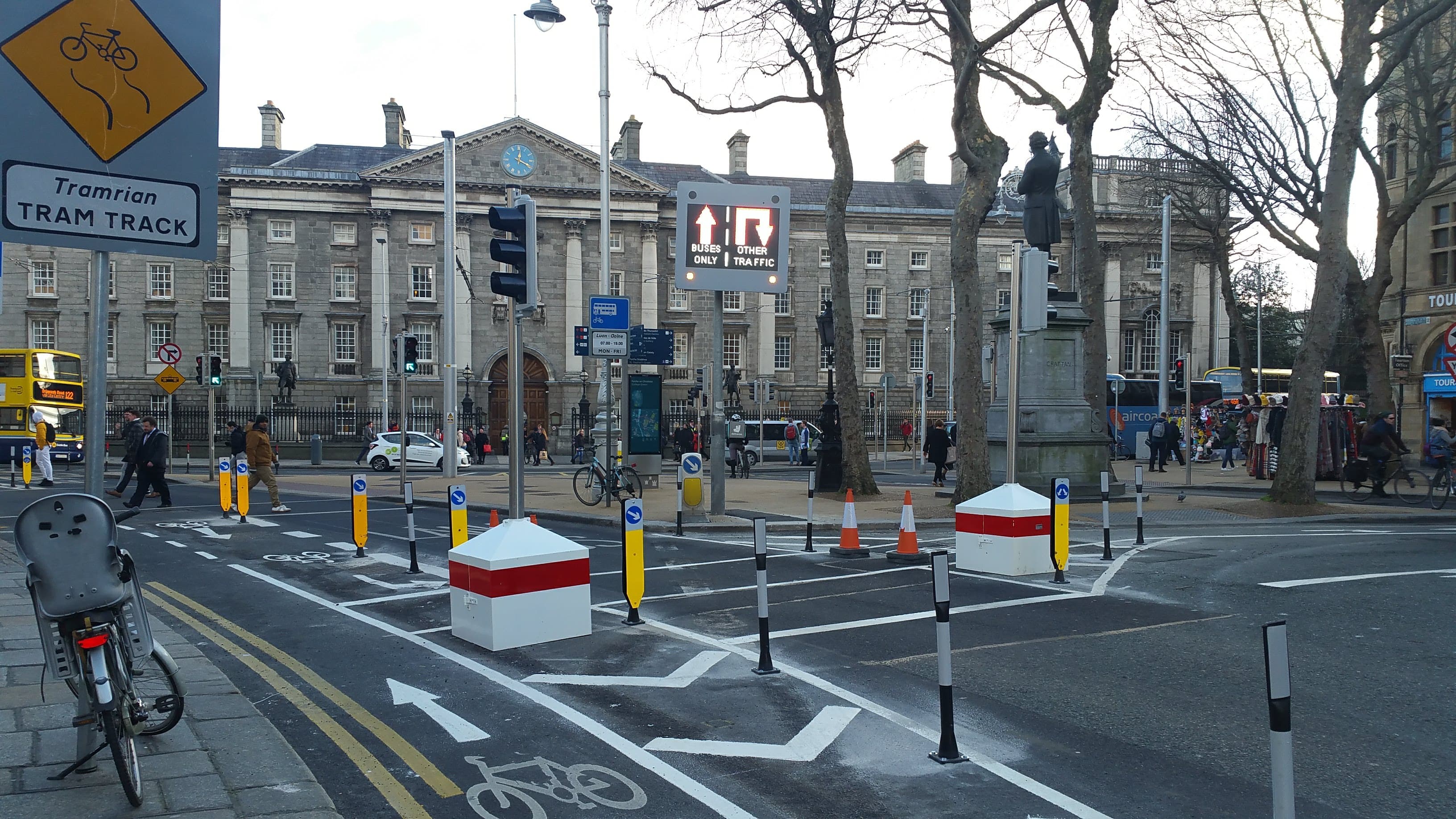 RS Mobile Plinth: Temporary Traffic Signals on Amiens Street