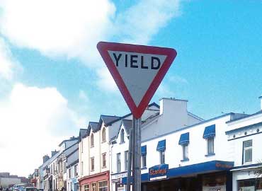 RS76: Maintaining Street Signs in Clifden