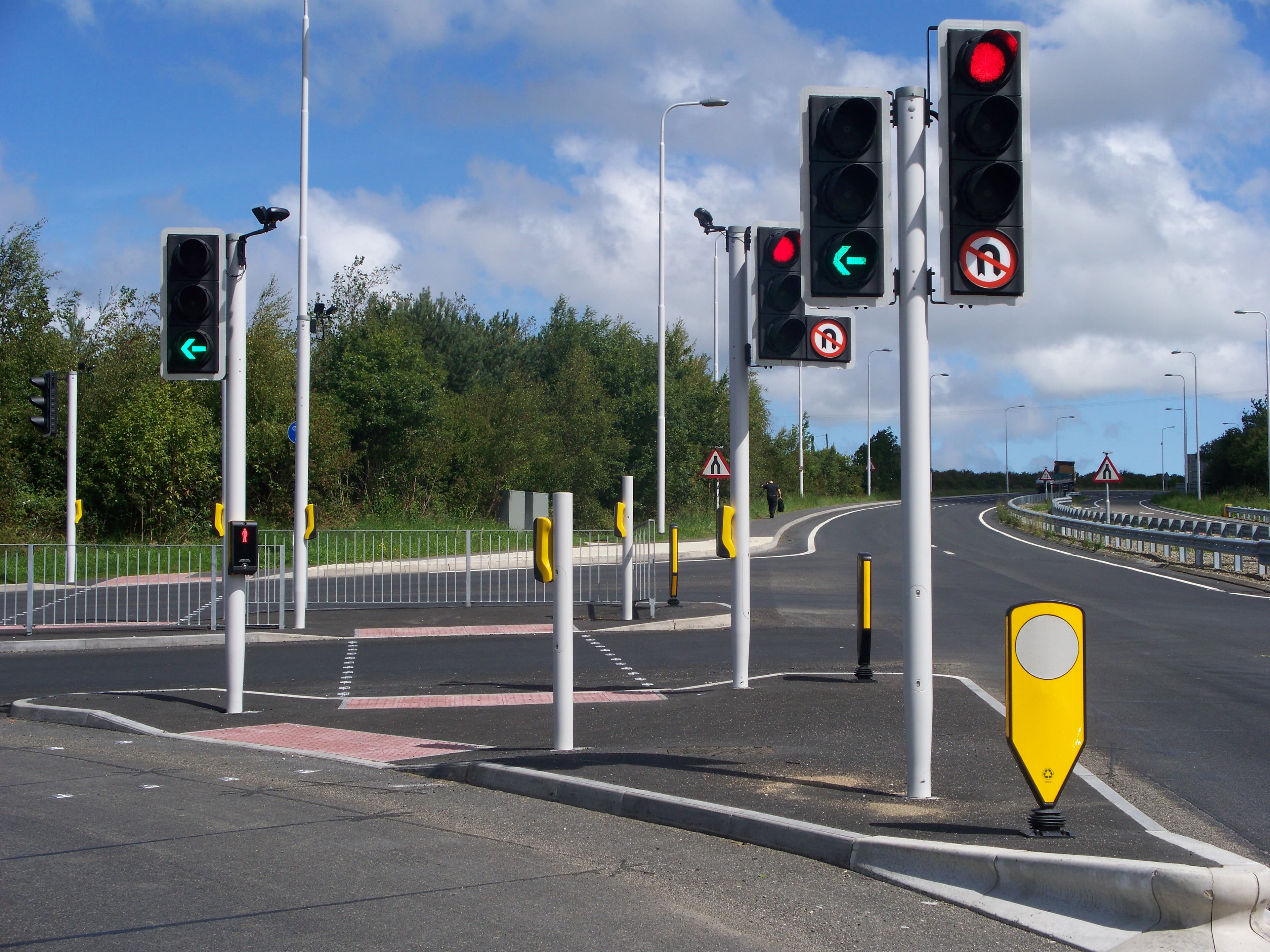 RS115: Passively Safe Traffic Signals in Ceredigion